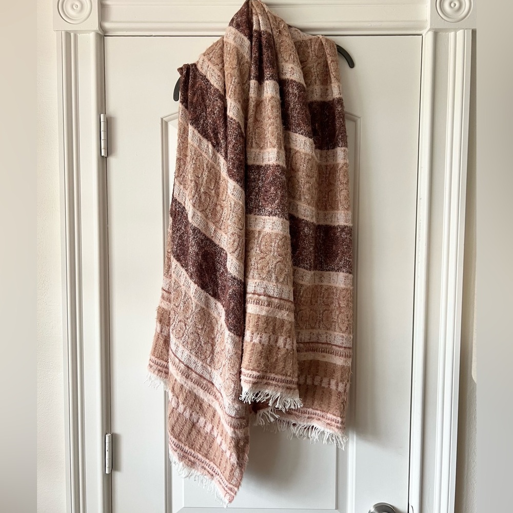 Vismaya Soft Fuzzy Blanket Scarf